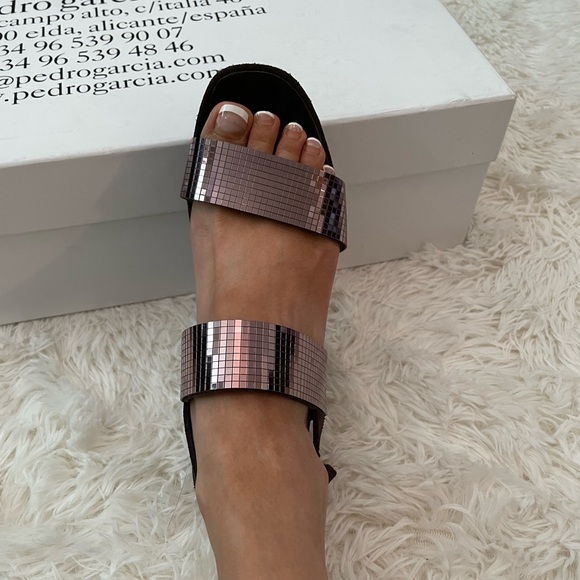 Gorgeous Pedro Garcia shiny platform sandals - Picture 7 of 10
